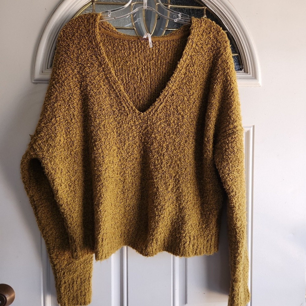 FREE PEOPLE Womens Mustard Yellow V Neck Sweater Size Snall Pull On Fuzzy Warm